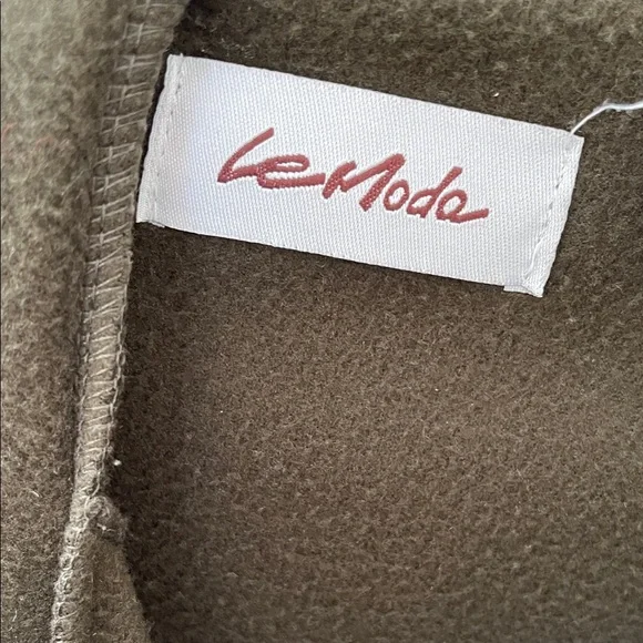 Elegant Army Green/Olive Hooded Cape - Picture 3 of 7